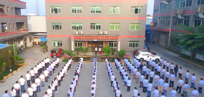 橡膠密封制品不論是在工業中還是生活中隨處可見,隨著橡膠密封件的需求在逐步增加,因此也涌現了很多大大小小的橡膠密封件廠家。 雖然橡膠密封件廠家在增加,但其中也不乏有很多作坊型的小廠家,憑借低廉的成本來維持運轉,那么怎么樣才能找到合適的橡膠密封件廠家呢?今天東盛迪密封從客觀的角度教大家如何判斷橡膠密封件廠家是否專業的。 1、基本了需要具有橡膠密封件的生產資質,也就是我們常說的營業執照,從營業執照上我們可以了解很多重要信息,比如經營范圍,成了時間,從成立時間上我們可以看到是否具備一定的生產經驗。 2、橡膠密封件廠家是否具有相關產品的開發,制造經驗,必要時可以要求提供相關樣品,相關的生產設備也是必不可少的,避免層層轉包。 3、是否通過ISO19001質量體系認證,雖然目前國內并不是很規范,但是還是具有一定的約束力的。根據產品的應用領域各行各業也都有各自的標準體系,例如汽車行業的TS16949認證等等。 4、橡膠密封件廠家是否具有橡膠原材料的配方及模具的開發制造能力,一個橡膠密封件廠家是否能夠滿足設計要求,從材料研發,模具開發,到最后的生產制造,每一步都至關重要。能把這些關鍵的技術掌握早自己手里的企業當然更具優勢。 5、更關鍵的還是要到橡膠密封件廠家現場考察,可充分了解管理、質量體系等各方面實力。 除了以上幾點之外還可以從業界口碑、技術團隊、生產設備、檢測設備等等多方面考察橡膠密封件廠家的專業程度。東盛迪密封18年橡膠密封件廠家,擁有現代化標準廠房20000多平方米,三十多名專業技術員,提供從產品設計,模具開發直至成品制成的一站式解決方案,歡迎到廠參觀考察。